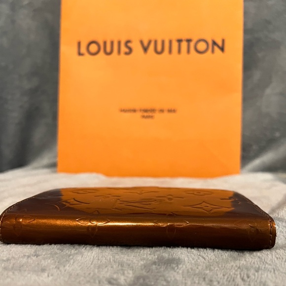 Authentic Louis Vuitton Vernis Agenda - Picture 4 of 8